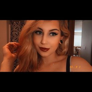 Meet your Posher, Michaela